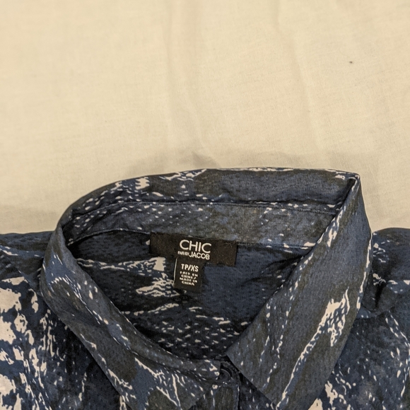 Sheer snake skin print blouse - Picture 3 of 3